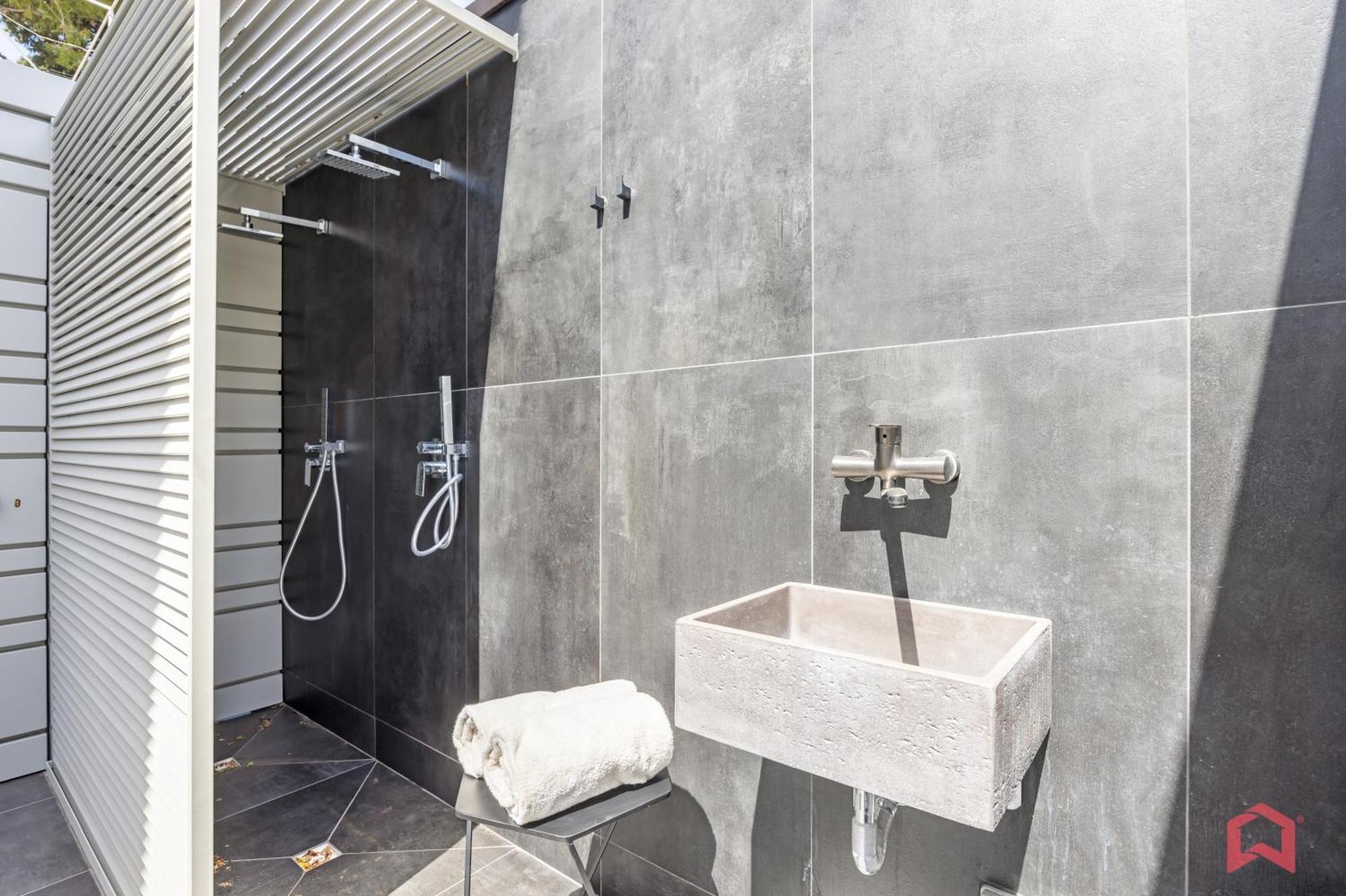 Appartamento In Villa Con Piscina Privata 巴勒莫 外观 照片